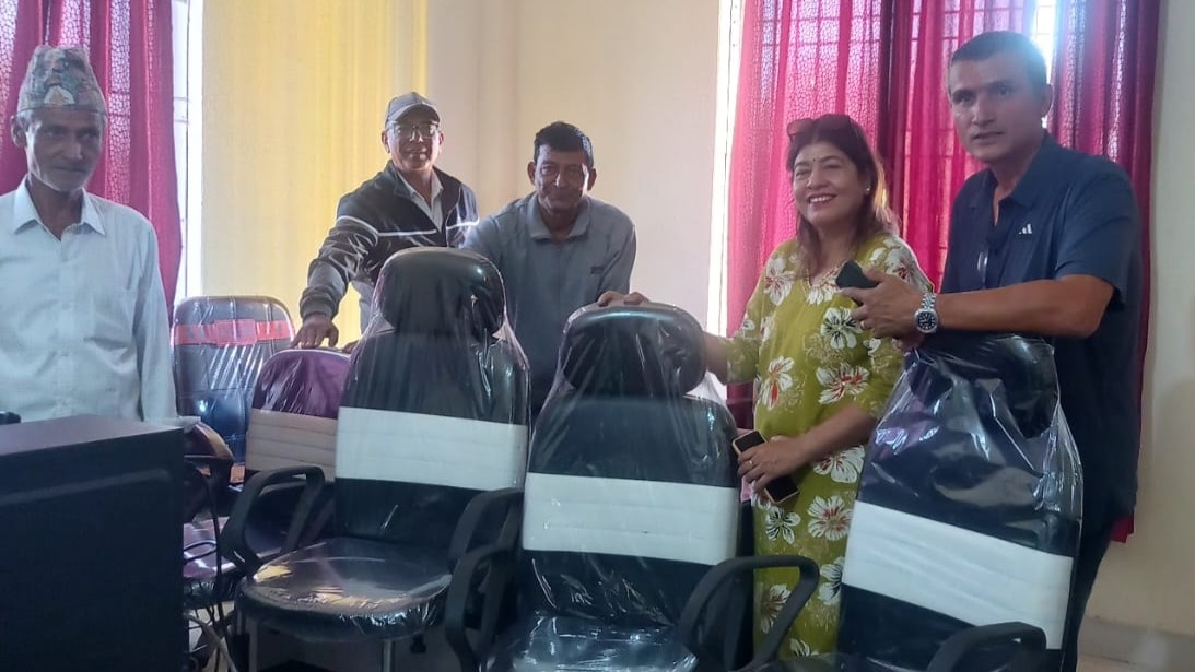 वडा कार्यालयलाई फर्निचर सहयोग