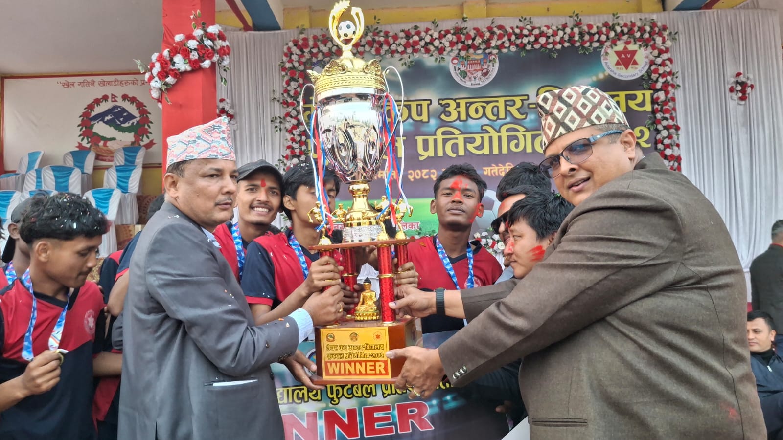 मेयरकप फुटबलको उपाधि आदर्श माविलाई