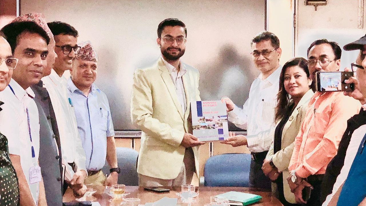 ‘बीमाको भुक्तानी नपाउँदा आर्थिक संकट बढ्यो, विद्यार्थी पनि घटे’