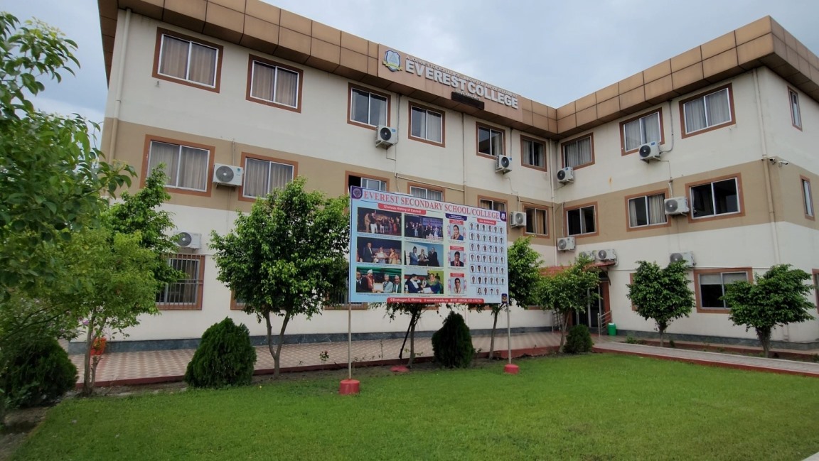 एभरेष्ट कलेजमा कक्षा ११ को भर्ना परीक्षा जेठ ४ मा