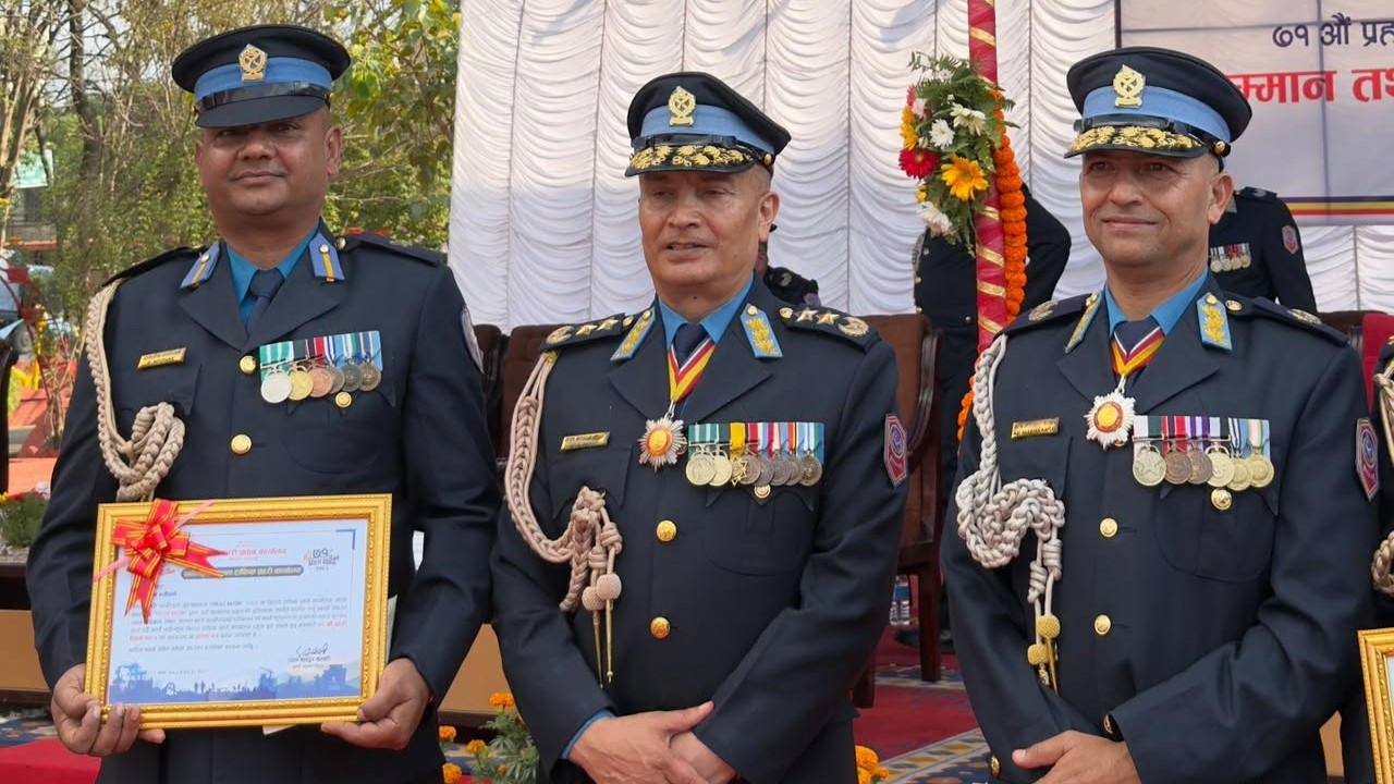 मोरङका ट्राफिक प्रहरी प्रमुख सन्तोष न्यौपाने सर्वोत्कृष्ट घोषित