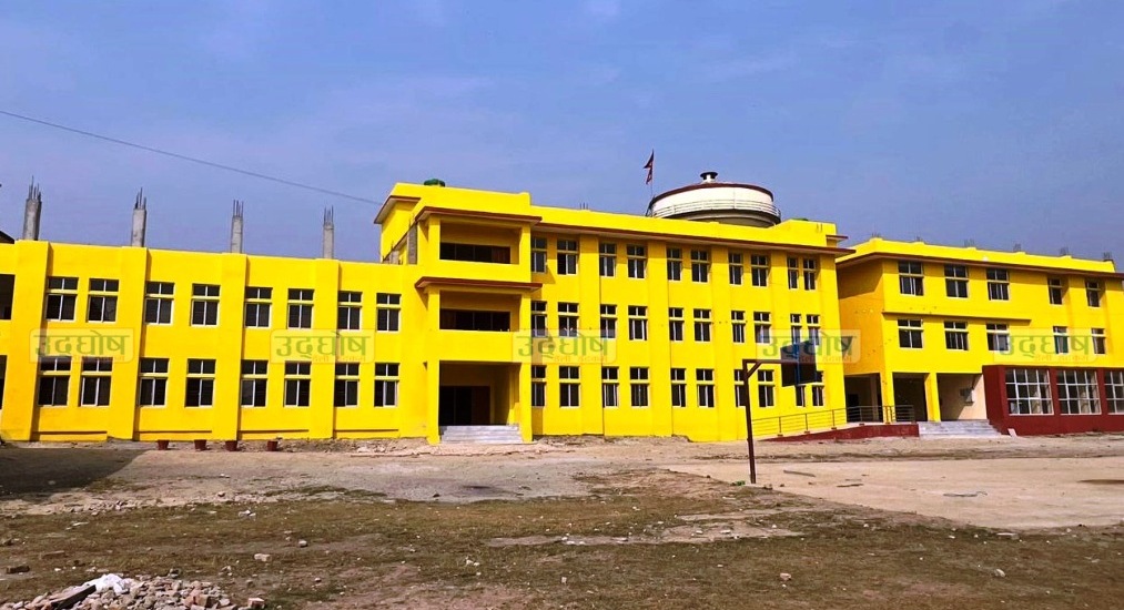 ओलीले गर्ने भनिएको विद्यालय भवनको उद्घाटन रोक्न इटहरीका मेयर पौडेल नै सक्रिय